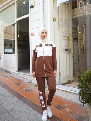 Kapüşonlu İkili Eşofman Takımı Kahve Kapüşonlu İkili Eşofman Takımı Kahve