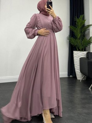 Önü Piliseli Kuyruklu Şifon Abiye Elbise Pudra Önü Piliseli Kuyruklu Şifon Abiye Elbise Pudra