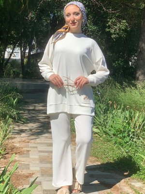 Ekru Çiçek Armalı İkili Takım Ekru Çiçek Armalı İkili Takım