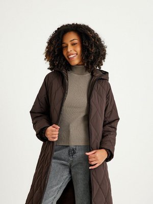 Baklava Desen Şişme Mont Kahverengi Bol Kalıp