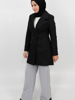 Düğme Detaylı Kaşe Kumaş Kaban Düğme Detaylı Kaşe Kumaş Kaban