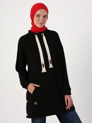 Siyah Oversize Geniş Yakalı Çıtçıtlı Yırtmaçlı Sweat Tunik