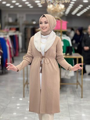 Yakası Peluş Kürklü Hırka