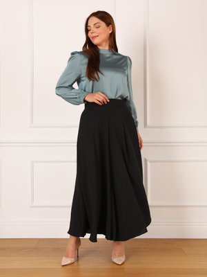 Siyah Büyük Beden Etek