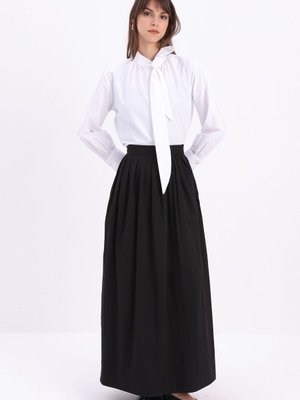 Siyah Beli Pileli Kloş Etek