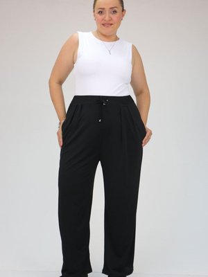 Siyah Büyük Beden Pile Detaylı Sandy Pantolon