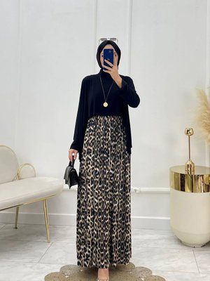 Kadın Sandy Kumaş Pelerinli Tesettür Elbise Siyah Kadın Sandy Kumaş Pelerinli Tesettür Elbise Siyah