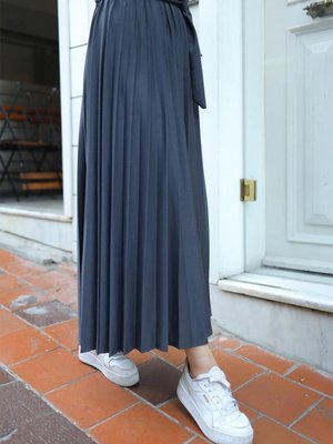 Kuşak Detaylı Piliseli Etek Füme