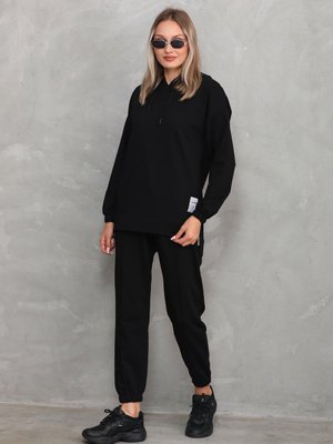 Siyah Fermuar Yırtmaçlı Spor Takım