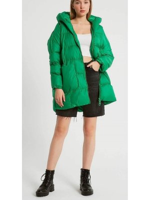 Kapüşonlu,çift Cepli Oversize Elyaf Dolgulu Şişme Mont Kapüşonlu,çift Cepli Oversize Elyaf Dolgulu Şişme Mont