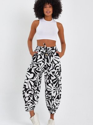 Siyah Beyaz Cepli Şalvar Pantolon Siyah Beyaz Cepli Şalvar Pantolon