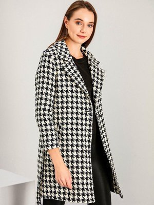 Beyaz Siyah Içi Kapitone Kazayağı Desenli Kaban Beyaz Siyah Içi Kapitone Kazayağı Desenli Kaban