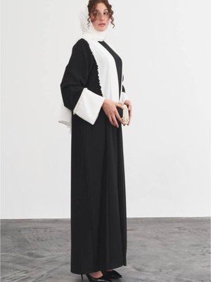 Siyah Beyaz Detaylı Ferace Siyah Beyaz Detaylı Ferace