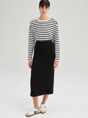 Beli Lastikli Çelik Etek