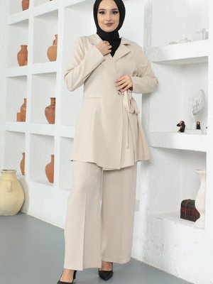 Kuşak Detaylı Takım Bej