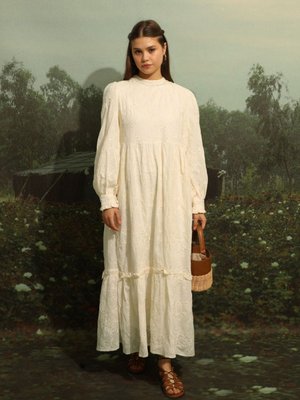 Büzgülü Brode Elbise Krem Büzgülü Brode Elbise Krem