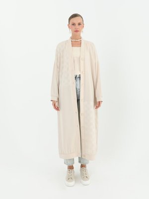 Dama Desenli Garnili Düğmeli Kap