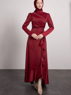 Kemeri Taşlı Önden Piliseli Tesettür Abiye Elbise Kemeri Taşlı Önden Piliseli Tesettür Abiye Elbise