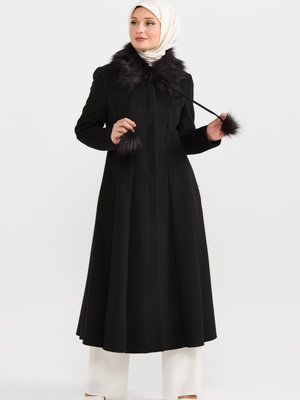 Siyah Seyyar Kürk Yaka Düğme Kapamalı Kaşe Kaban