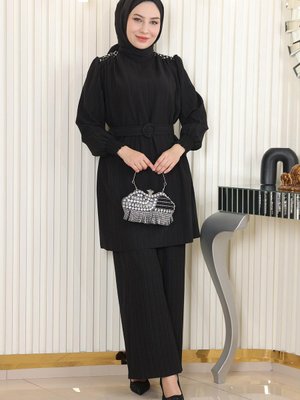 Taş Detaylı Kemerli Takım Siyah