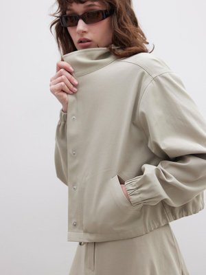 Yakalı Gabardin Ceket Yeşil Yakalı Gabardin Ceket Yeşil