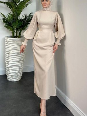 Pia Kolları Piliseli Kalem Elbise Bej Pia Kolları Piliseli Kalem Elbise Bej