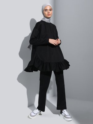 Siyah Etek Ucu Volanlı İkili Takım Siyah Etek Ucu Volanlı İkili Takım
