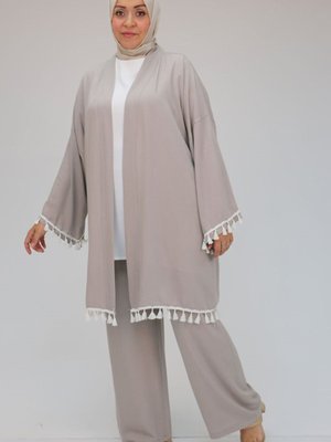 Gri Büyük Beden Püskül Detaylı Üçlü Takım Gri Büyük Beden Püskül Detaylı Üçlü Takım