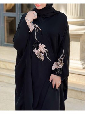 Pembe Zambak Detaylı Abaya Pembe Zambak Detaylı Abaya