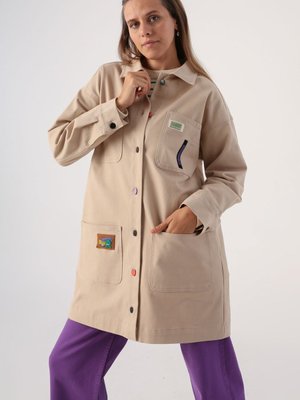 Açık Bej Pamuklu Renkli Düğmeli Süs Etiketli Cepli Ceket