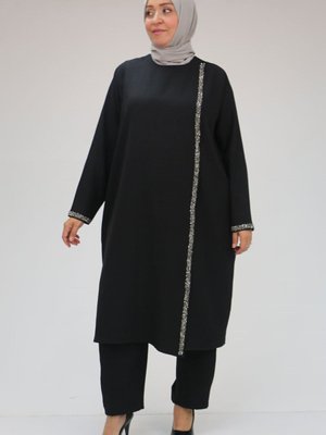 Siyah Büyük Beden Taş Baskı Detaylı Keten Airobin Pantolonlu Takım Siyah Büyük Beden Taş Baskı Detaylı Keten Airobin Pantolonlu Takım