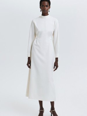 Beli Kemerli Krep Elbise