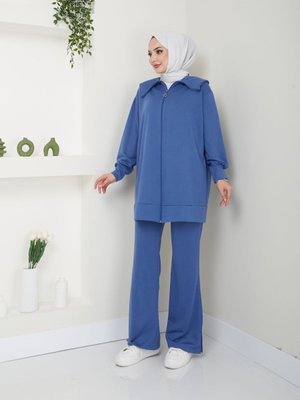 Paçası Yırtmaçlı Fermuar Yaka Detaylı Pantolonlu Takım Paçası Yırtmaçlı Fermuar Yaka Detaylı Pantolonlu Takım