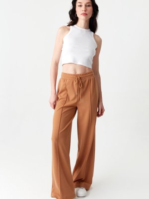 Camel Beli Lastikli Geniş Paça Kumaş Pantolon Camel Beli Lastikli Geniş Paça Kumaş Pantolon