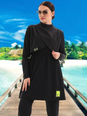 Siyah Omuzda Pile Detaylı Parça Tam Kapalı Mayo