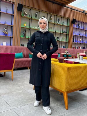 Kapüşonlu Düğmeli Sade Basic Uzun Tunik Ve Pantolon İkili Spor Takım Siyah Kapüşonlu Düğmeli Sade Basic Uzun Tunik Ve Pantolon İkili Spor Takım Siyah
