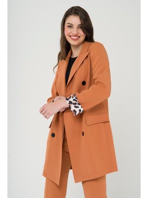 Tarçın Leopar Desen Detaylı Astarsız Kruvaze Ceket Tarçın Leopar Desen Detaylı Astarsız Kruvaze Ceket