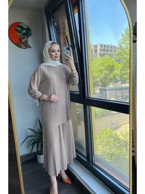 Harika Komple Piliseli Bol Paça Pantolon Ve Tunik Sandy Takım