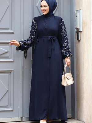 Büyük Beden Kolu Nakış İşlemeli Ferace Büyük Beden Kolu Nakış İşlemeli Ferace