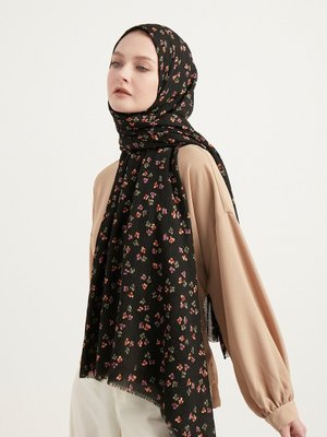 Siyah Çiçek Desenli Şal