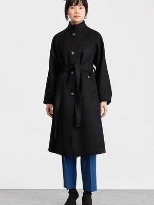 Dik Yaka Kuşaklı Kaşe Kaban Siyah