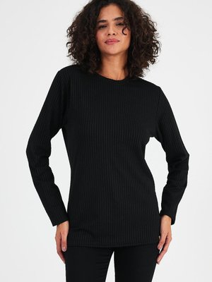 Siyah Bisiklet Yaka Salaş İnce Sweatshırt Siyah Bisiklet Yaka Salaş İnce Sweatshırt