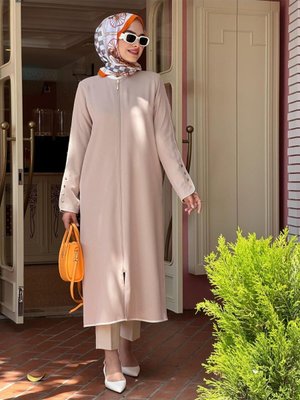 Kol Uçları Metal Düğme Detaylı Kap Bej