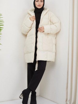 Kraşlı Oversize Dolgulu Mont Krem Kraşlı Oversize Dolgulu Mont Krem