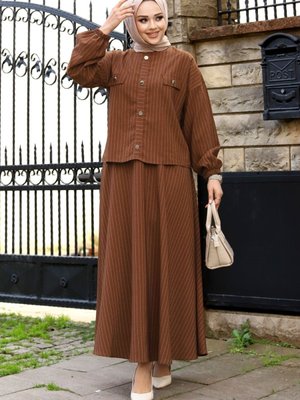 Nisa Cepli Ve Süs Düğmeli Etekli Takım Kahverengi