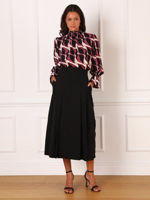 Siyah Önü Pileli Cep Detaylı Dokuma Etek Siyah Önü Pileli Cep Detaylı Dokuma Etek