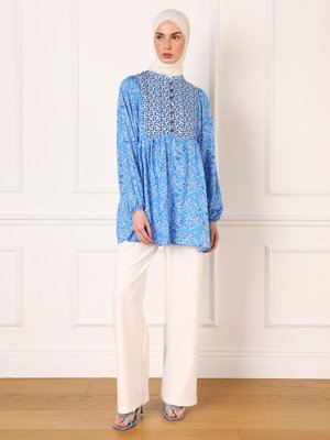 Doğal Kumaşlı Viskon Brit Düğme Detaylı Tunik Mavi Çiçek