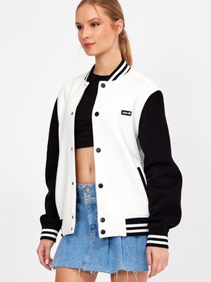 Beyaz Siyah Şardonlu Comfort Fit Kolej Mont Beyaz Siyah Şardonlu Comfort Fit Kolej Mont