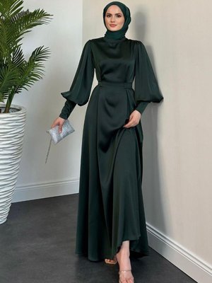 Emora Kuşaklı Saten Elbise Zümrüt Emora Kuşaklı Saten Elbise Zümrüt