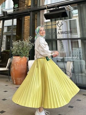 Fıstık Yeşili Piliseli Uzun Etek Fıstık Yeşili Piliseli Uzun Etek